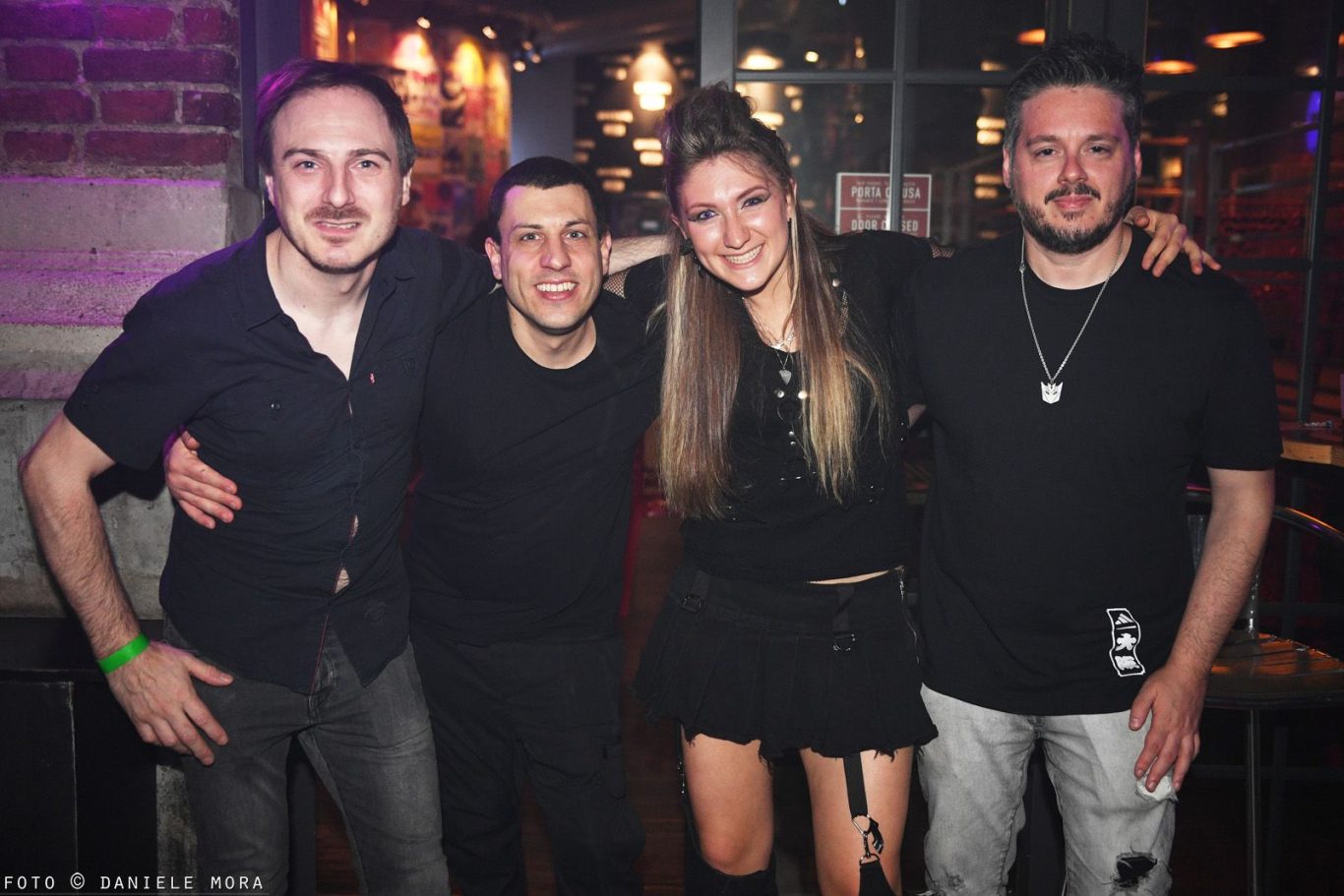 Pitch Black Dark - 700 € Pitch Black Dark